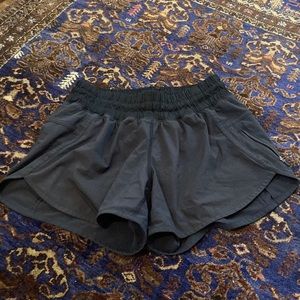 Lululemon Black Tracker Shorts 4 Barely worn!